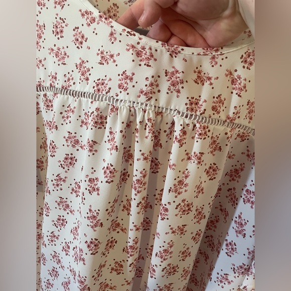 BloomChic Short Sleeve Blouse Size 22-24
White - Picture 2 of 7